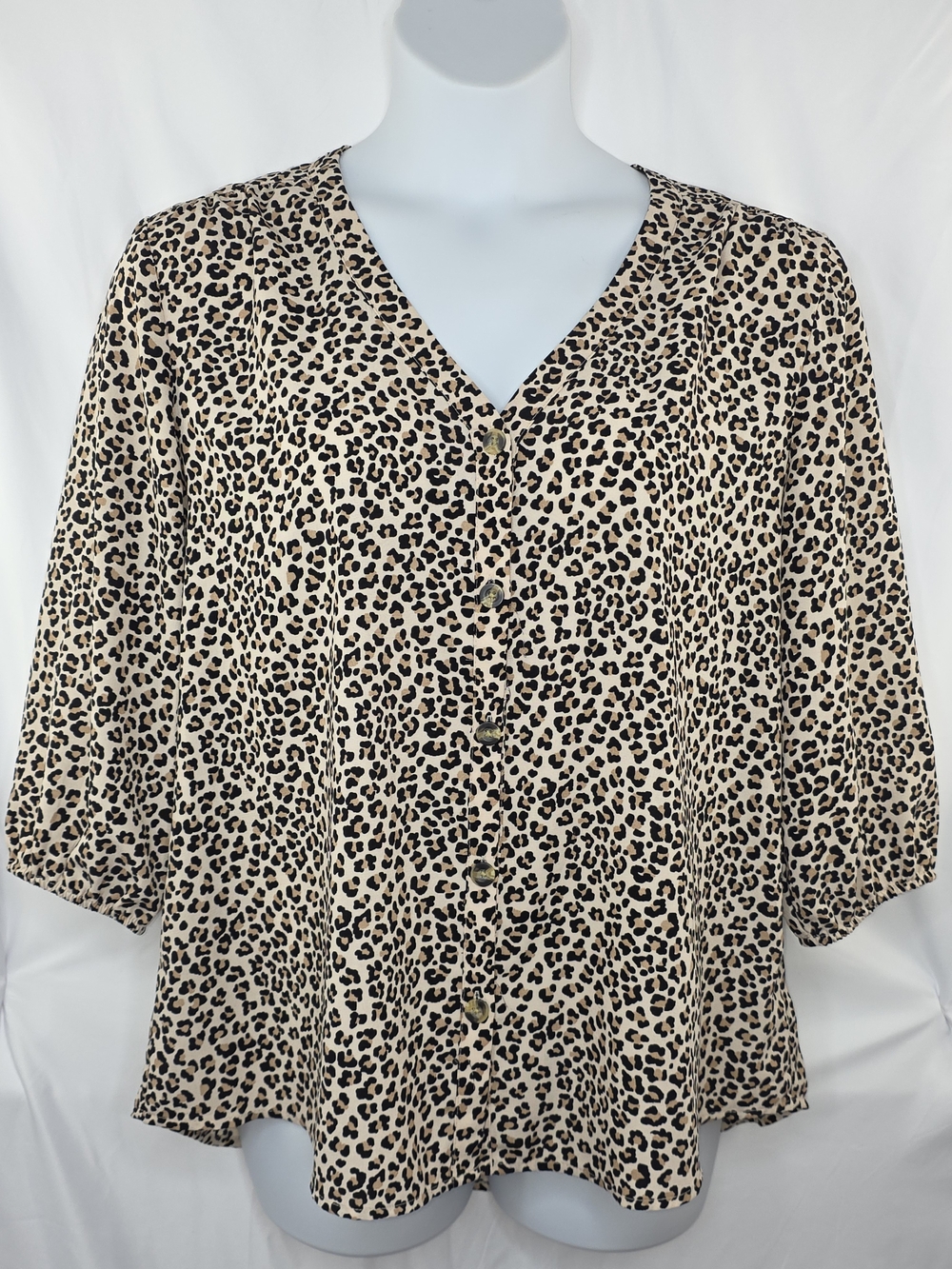 Maurices XL Leopard Print V-Neck Button Blouse 3946-CW